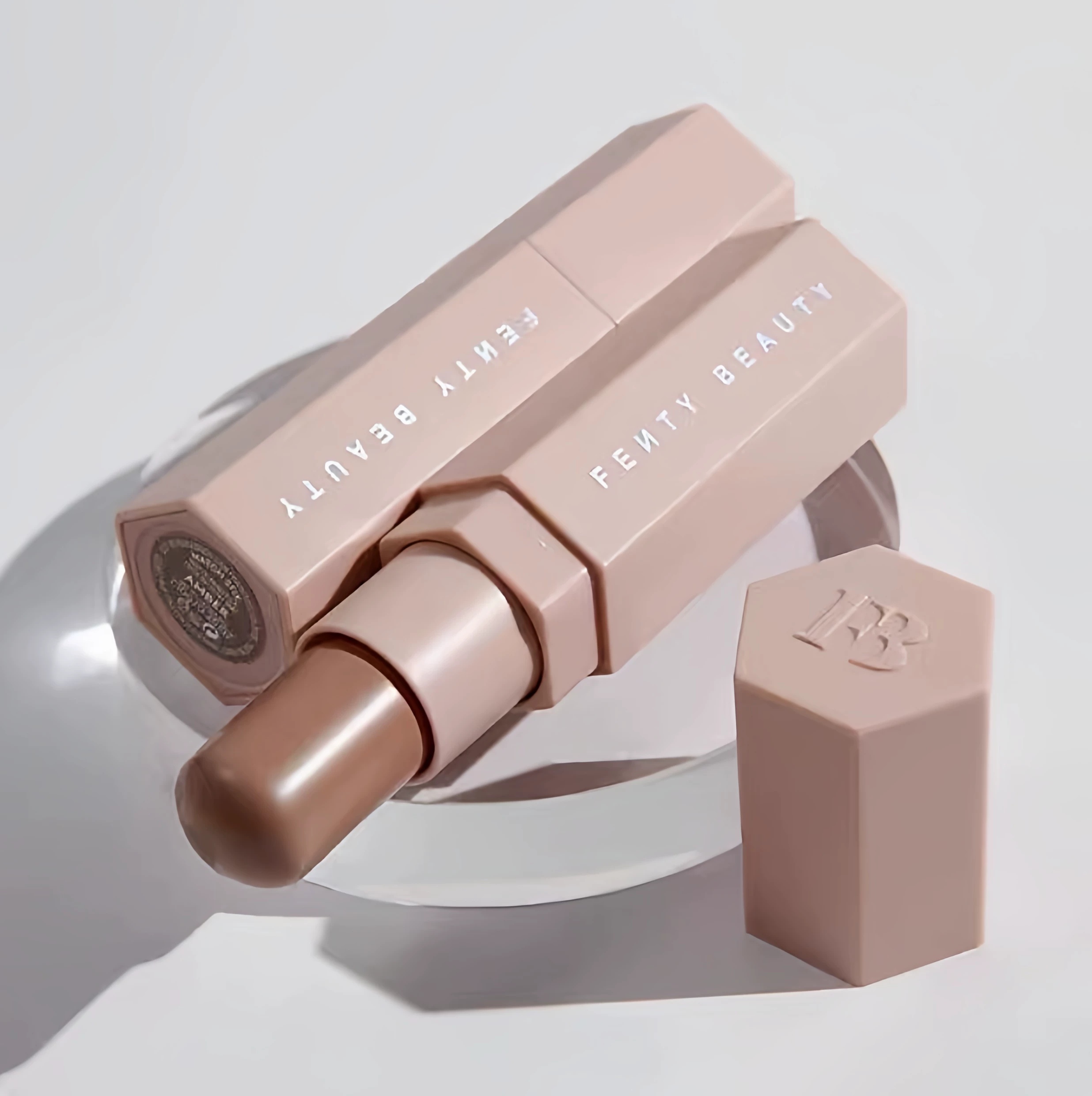 Fenty Beauty Makeup Highlighter - Fenty Beauty Contour Stick, texture opaca,
