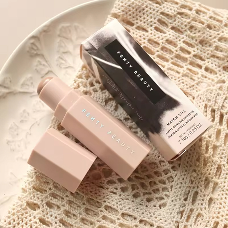 Fenty Beauty Makeup Highlighter - Correttore in Stick Multicolore Fenty Beauty