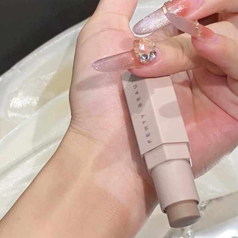 Fenty Beauty Contour Stick Mod - Fenty Beauty Makeup Highlighter recensione e prezzo