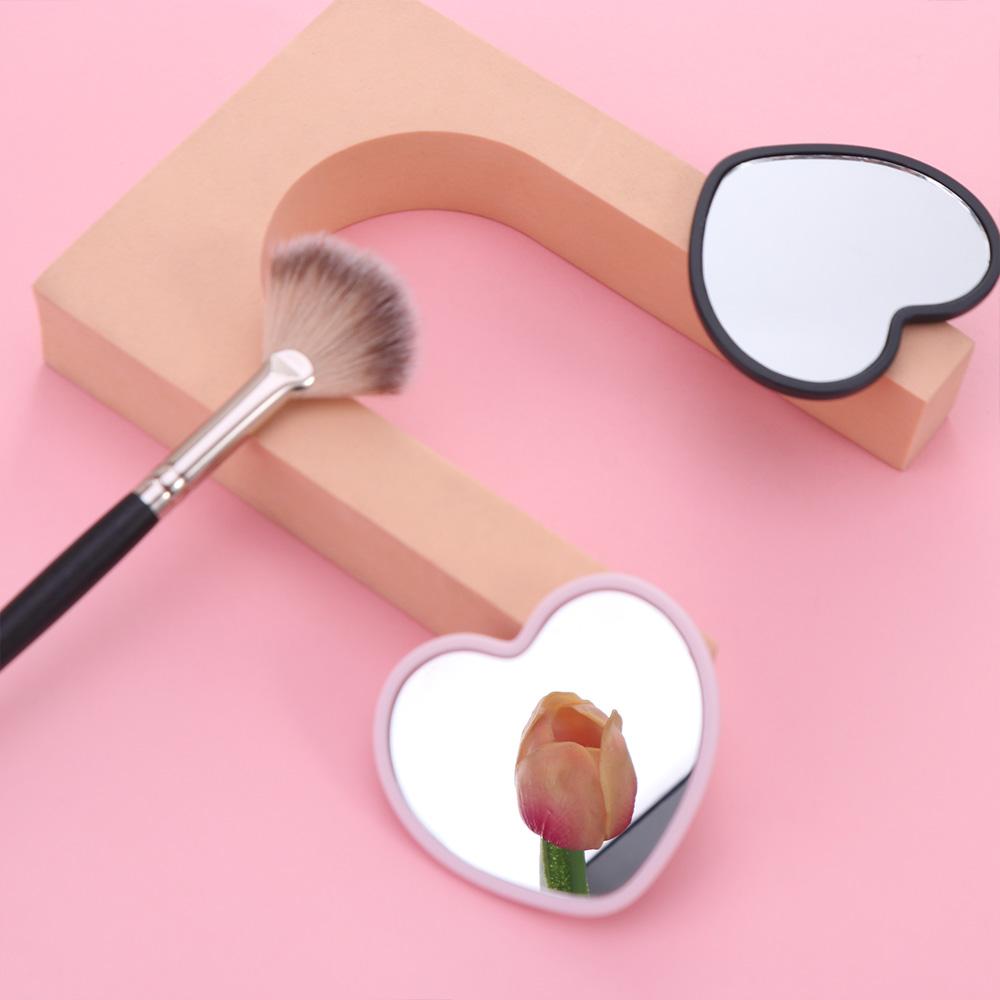 Specchio moderno a forma di cu - Beauty Makeup Definition recensione e prezzo
