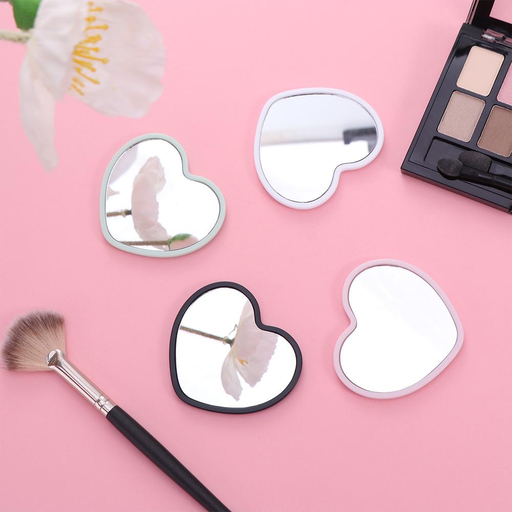 Specchio moderno a forma di cu - Beauty Makeup Definition recensione e prezzo