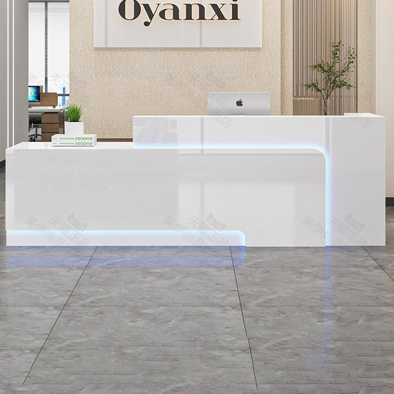 b11-Display Banconi Reception  - Beauty & Makeup Katia Di Paola Palermo recensione e prezzo