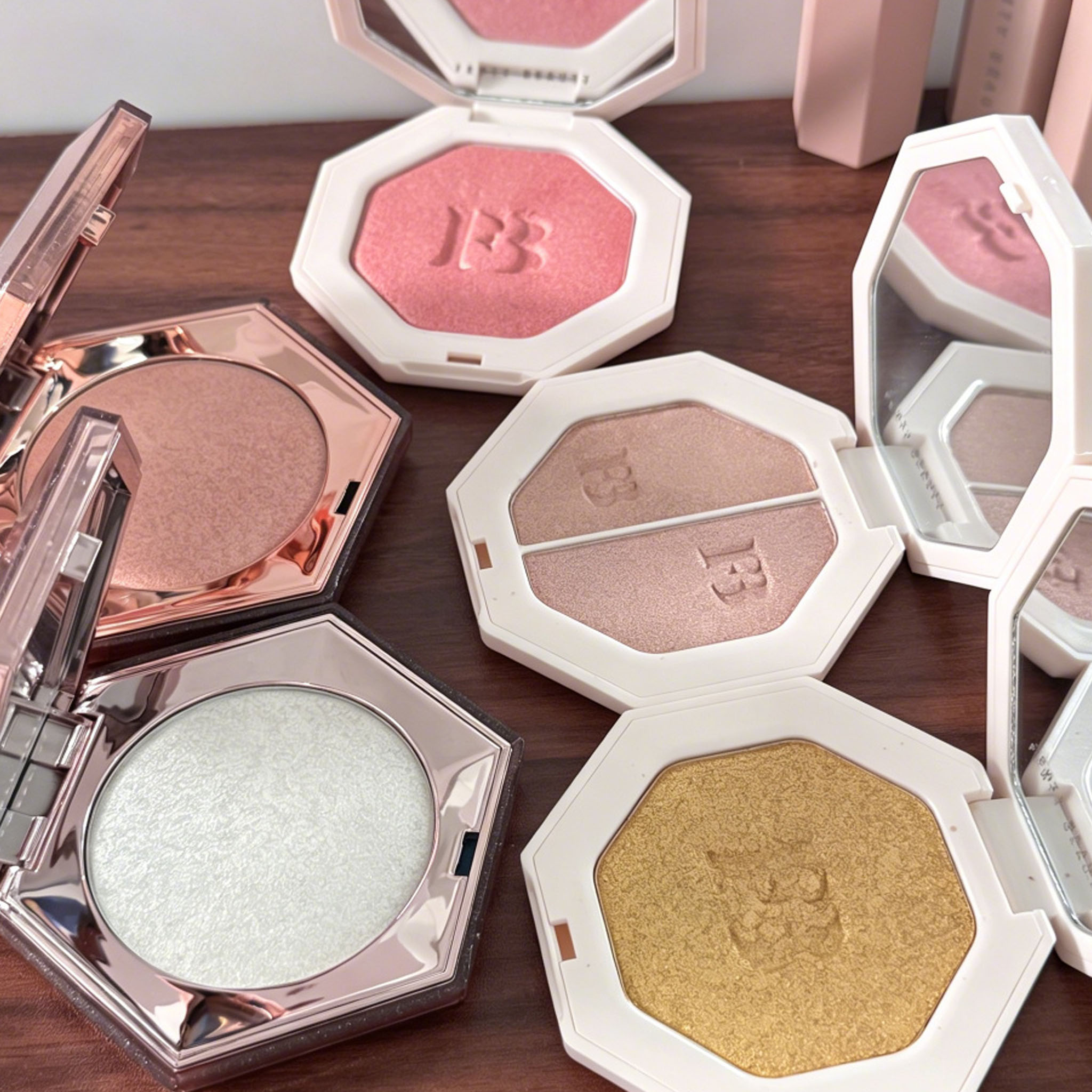 Trucco di lusso Fenty Beauty,  - Fenty Beauty Makeup Highlighter recensione e prezzo